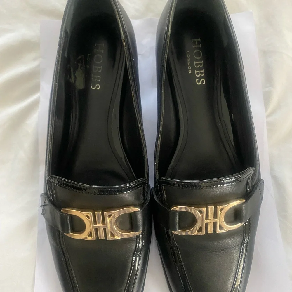 Hobbs Black narrow Loafers with Gold Accent - Picture 1 of 6